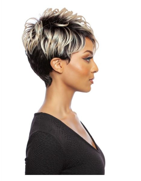 Red Carpet Chic-Xie Full Wig Ronika